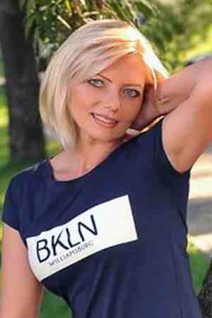 Look At Ukraine Wife 77